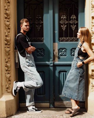 ☀️ Léto v plném proudu. A jestli k němu něco patří, tak jsou to tyhle kousky od Dickies. Lacláče pro chlapy, lacláčový...